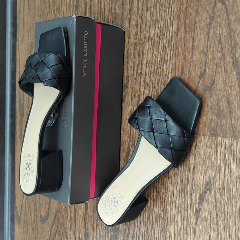 Vince Camuto slide